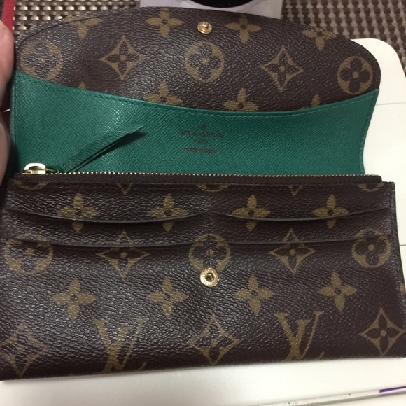Louis Vuitton Emily wallet -PRICE IS FIRM- - Picture 6 of 8